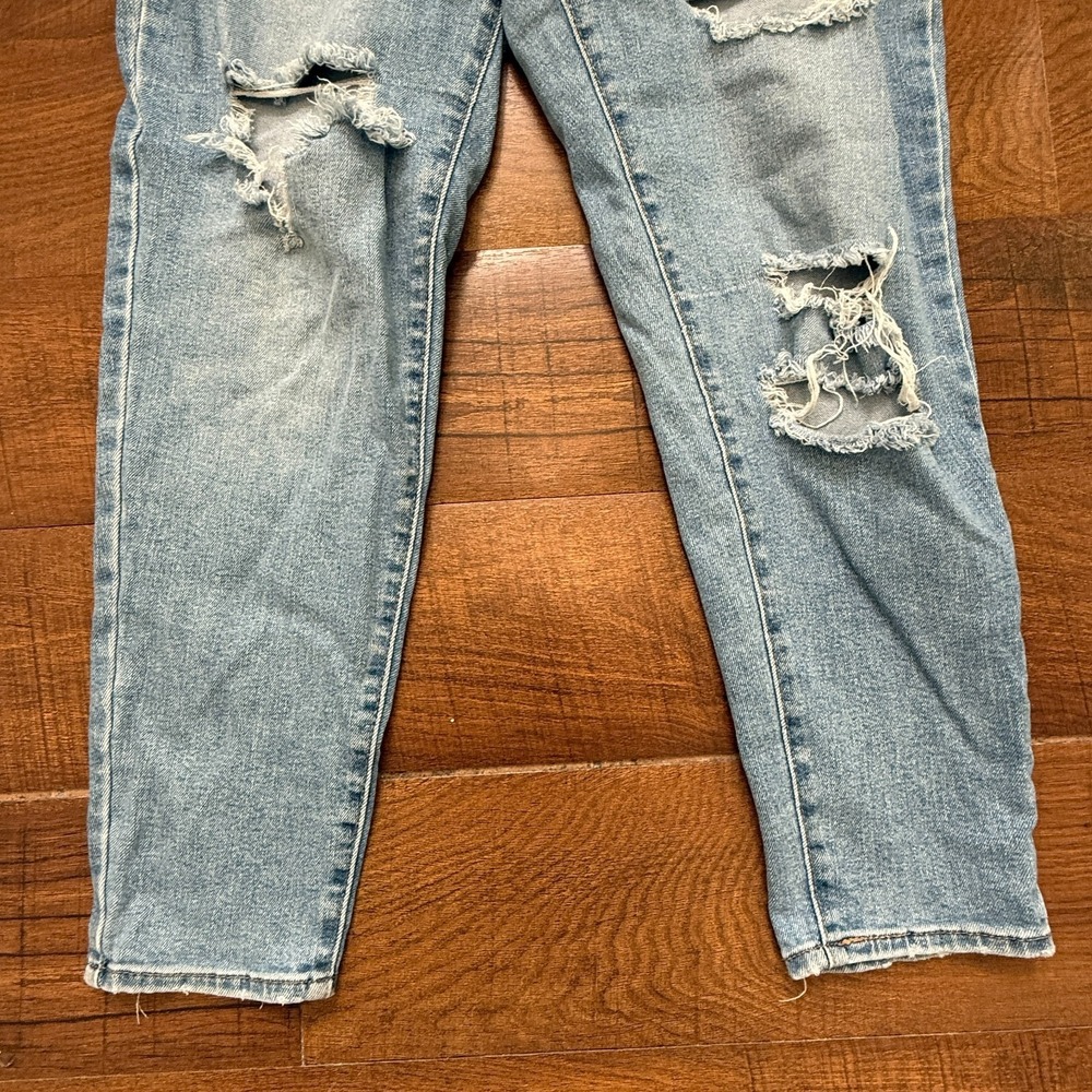 Levis Jeans Silver Tab Womens 29 Mom Jean Distressed Light Wash Blue - Picture 3 of 11